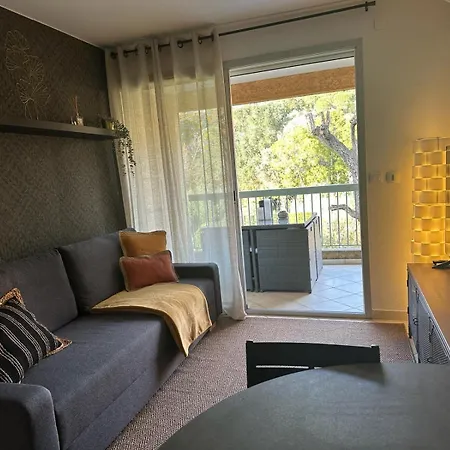 Appartement Residence Santa Barbara Avec Piscine Et A 750M De La Plage Cavalaire-sur-Mer Extérieur photo