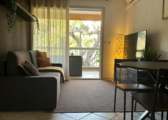 Appartement Residence Santa Barbara Avec Piscine Et A 750M De La Plage