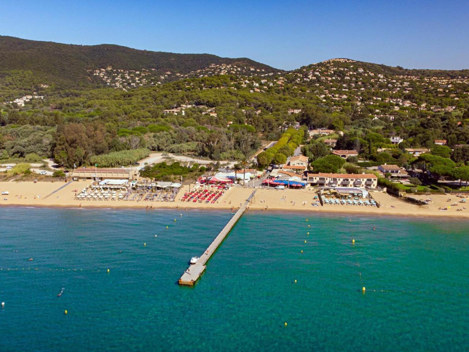 Santa Barbara Avec Piscine Et A 750m De La * Cavalaire-sur-Mer