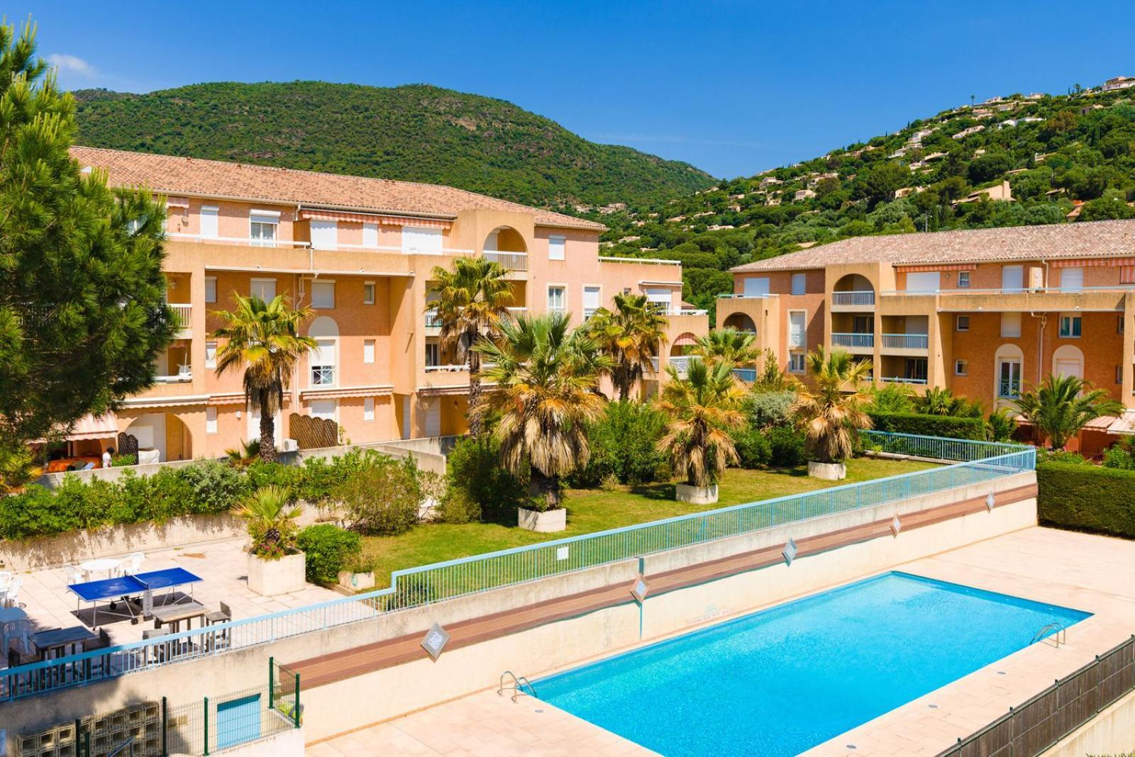 Santa Barbara Avec Piscine Et A 750m De La
