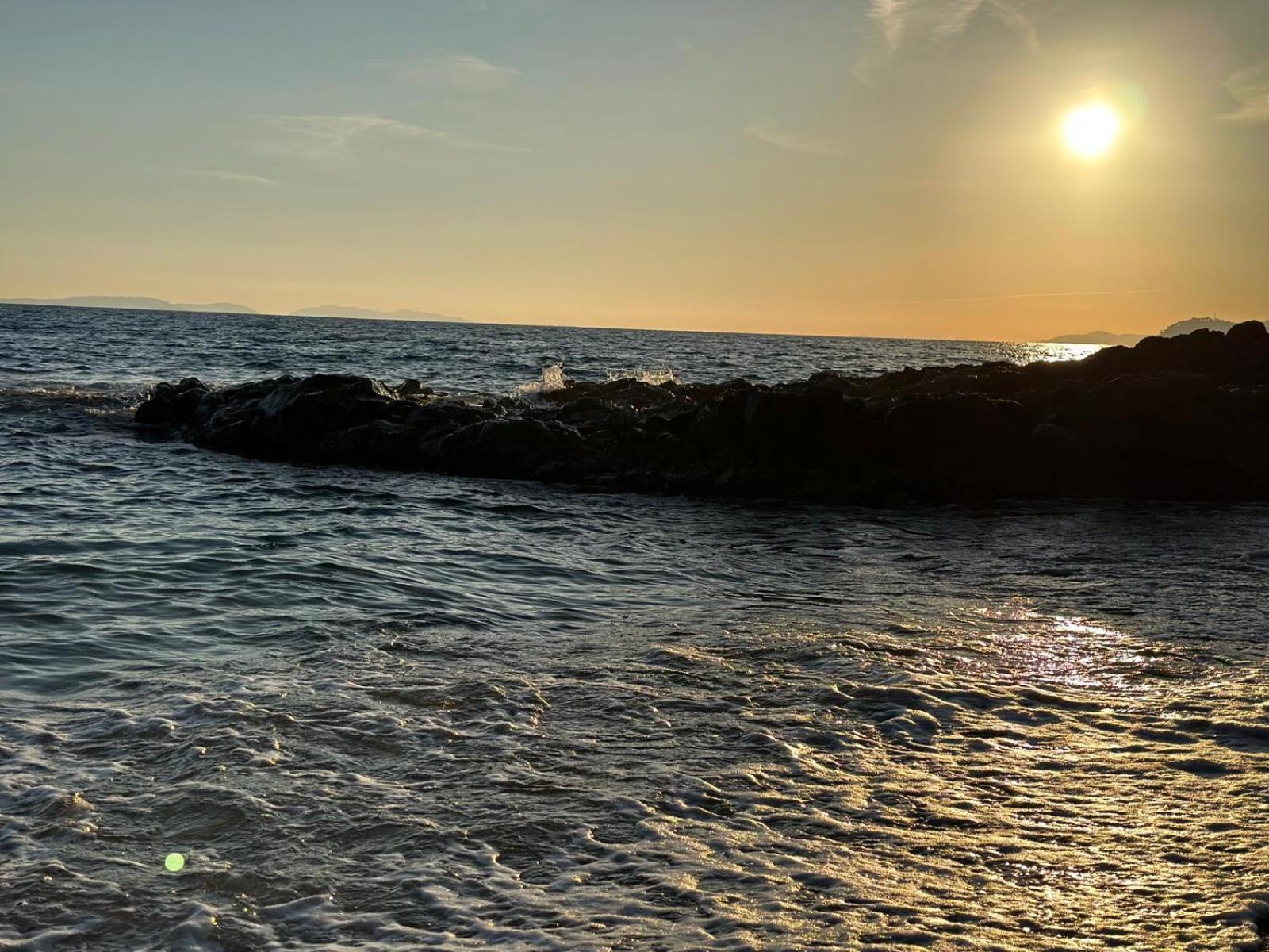 Santa Barbara Avec Piscine Et A 750m De La Cavalaire-sur-Mer